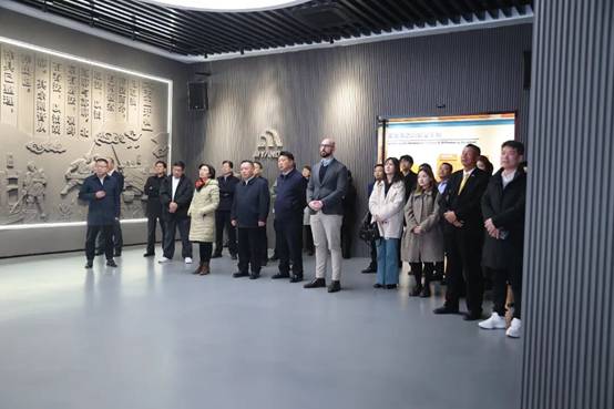 clip_image008.jpg 4.jpg